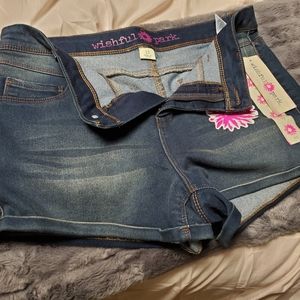Junior denim shorts/ new
